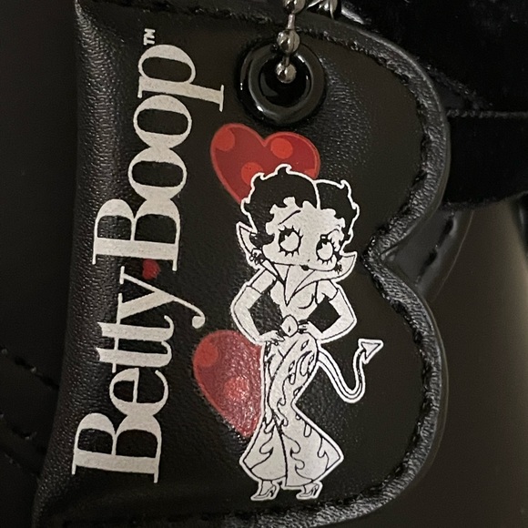 NWT Dr. Martens x Betty Boop collaboration platforms Women’s 10 (Men’s 9) - Picture 6 of 12